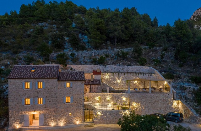 Stunning home in Hvar with sauna