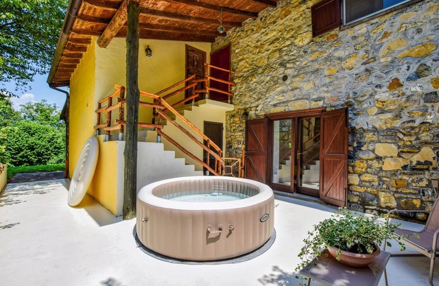 Stunning home in Solto Collina