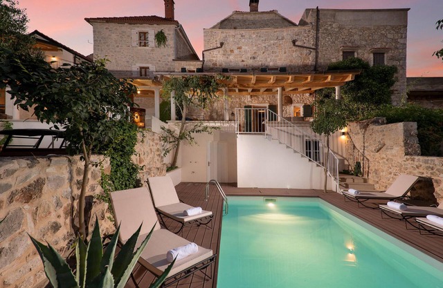 Stunning home in Jelsa