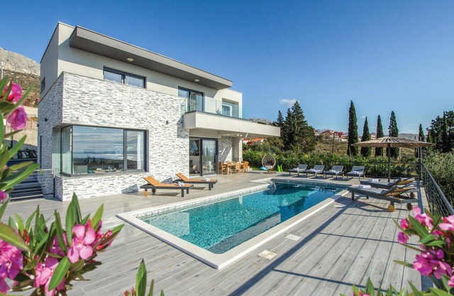 Stunning home in Kucine