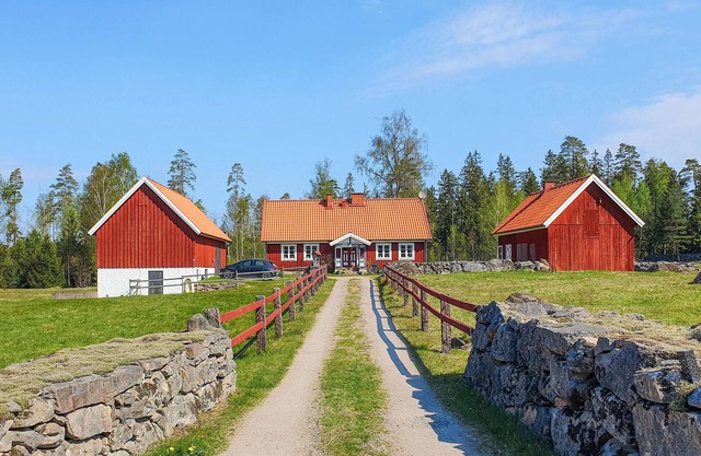 Stunning home in Lönsboda with WiFi