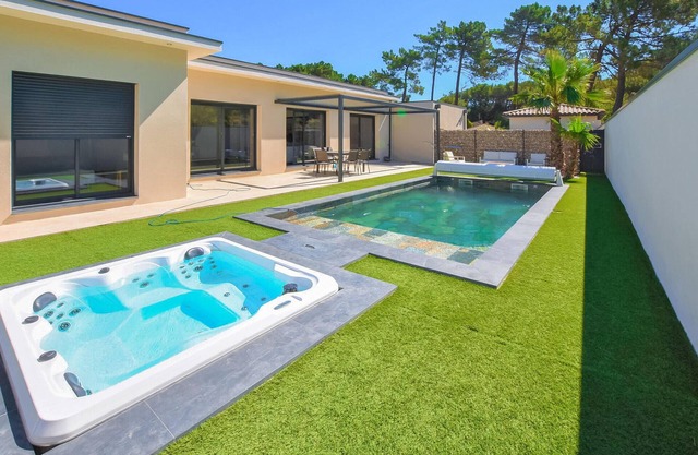 Stunning home in Mornas