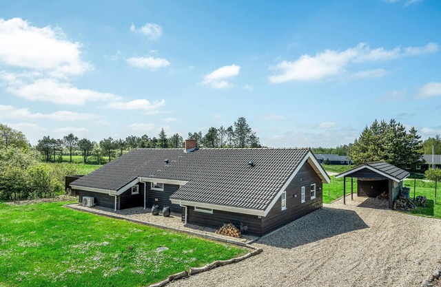 Stunning home in Oksbøl with kitchen