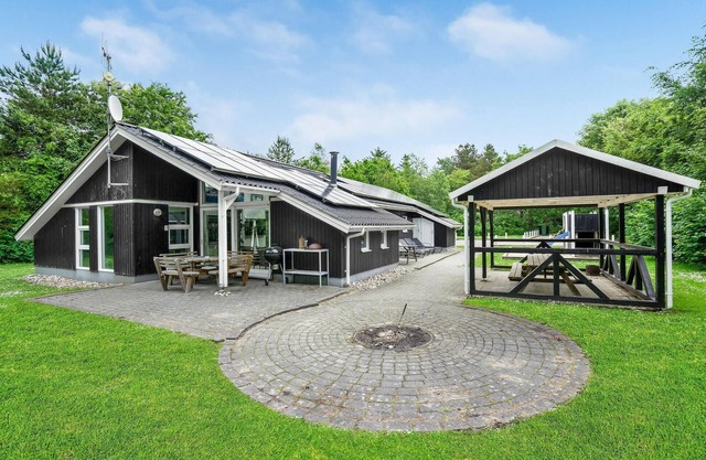 Stunning home in Oksbøl with WiFi