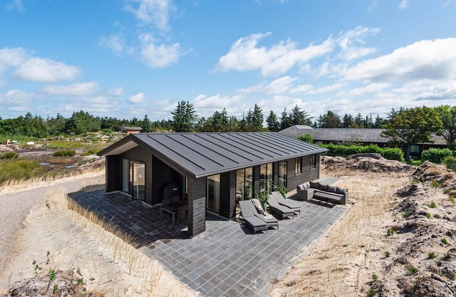 Stunning home in Oksbøl with sauna