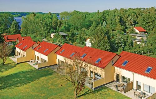 Stunning Home In Pinnow With Wifi