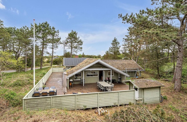 Stunning home in Rømø with kitchen