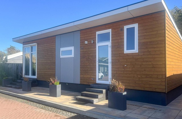 Stunning home in Scherpenisse with WiFi