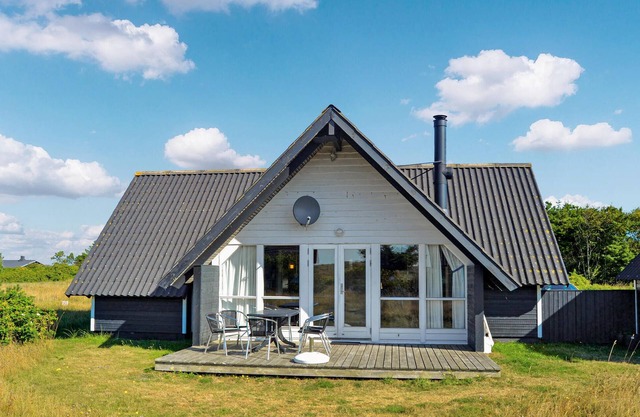 Stunning home in Skagen with kitchen