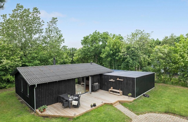 Stunning home in Thyholm with WiFi