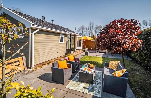 Stunning home in Tzummarum with WiFi