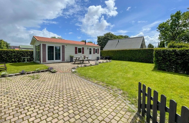 Stunning home in Tzummarum with kitchen