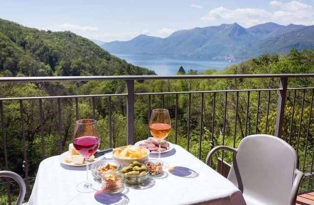 Stunning Italian Lakes villa with lake views