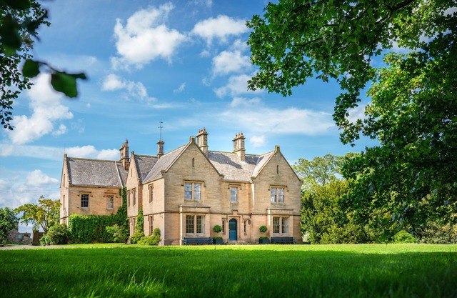 Stunning listed mansion house- Healey Hall