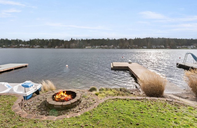Stunning Mason Lake Waterfront Home