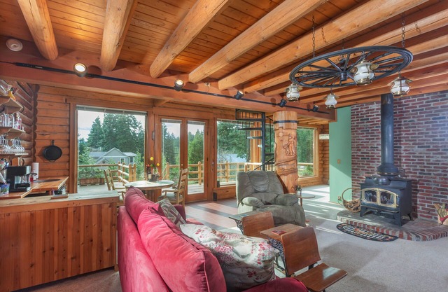 Stunning Mountain Cabin, Great Mountain Views, A/C