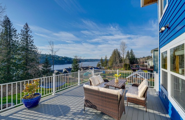 Stunning Mount Vernon Home w/Big Lake Views!