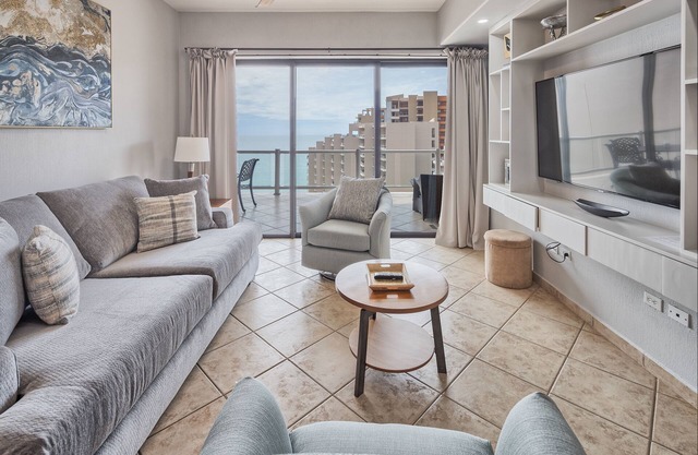 STUNNING, Newly Renovated, Oceanfront Condo- Sleeps 6.