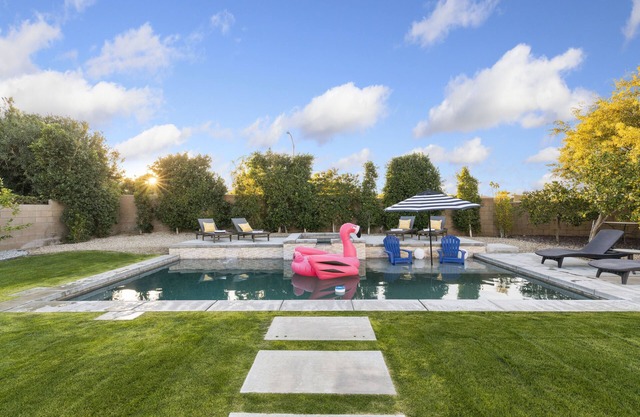 Stunning Oasis w/Resort Style Pool, Patio & Game Room