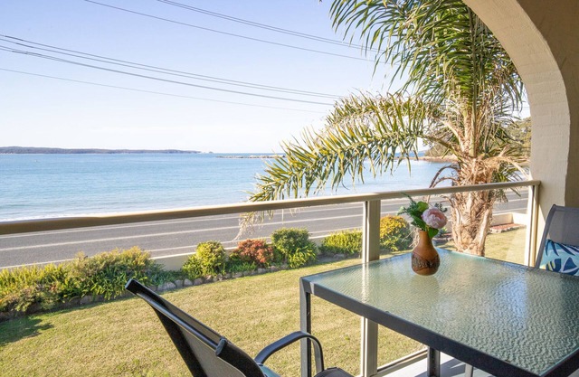 Stunning Ocean View Apartment with a BBQ and Pool