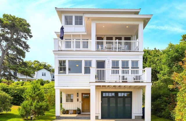 STUNNING OCEAN VIEWS NEXT TO THE CLIFF HOUSE! New Listing, Premier Host!