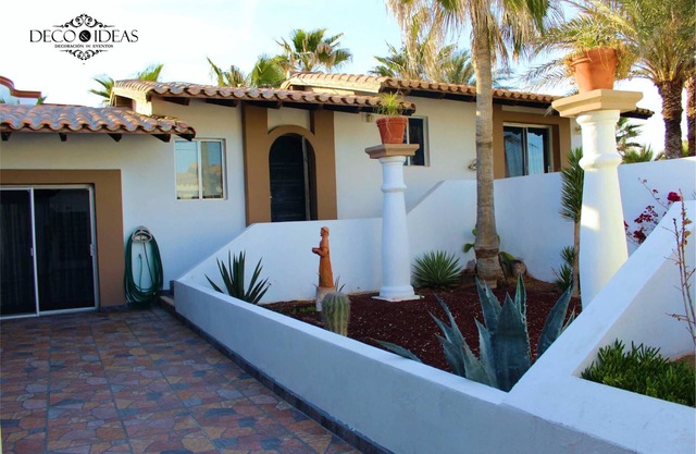 Stunning oceanfront Beach Casa de los Abuelos events allowed, perfect for kids