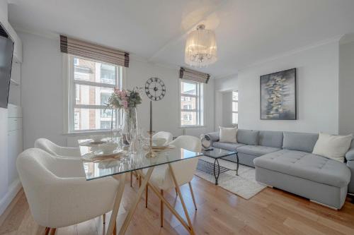 Stunning Oxford Street's Home
