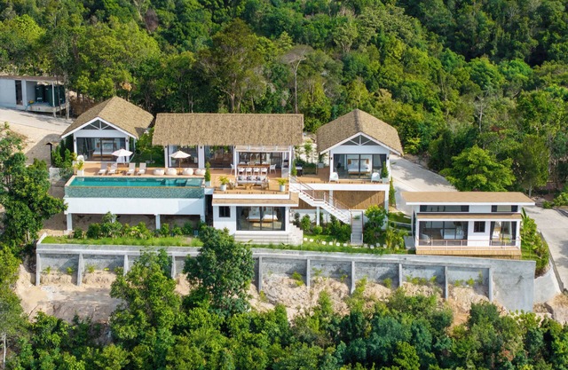 Stunning Panoramic Mountain and Sea View 4 Bedroom Tropical Villa in Koh Phangan