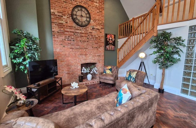 Stunning Penthouse - Town centre - Parking - 2BR