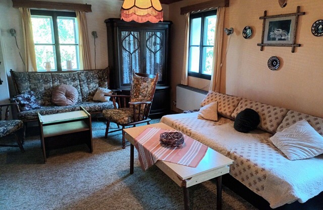 Stunning private villa for 12 people with TV and pets allowed