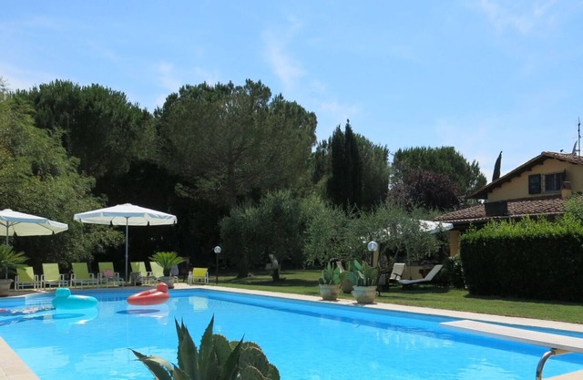 Stunning private villa for 4 people with private pool, WIFI, TV, terrace and parking