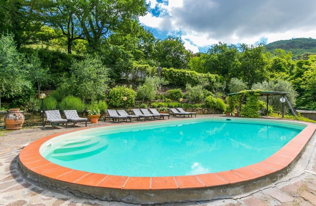 Stunning private villa for 8 people with WIFI, A/C, pool, TV, patio, panoramic view and parking