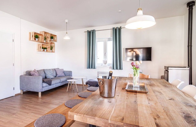 Stunning private villa for 5 people with WIFI, TV, terrace and pets allowed