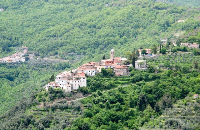 Stunning private villa for 4 guests with WIFI, TV, patio, pets allowed and panoramic view