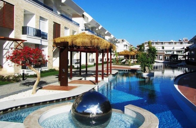Stunning private 2 bed home in great location and gated community