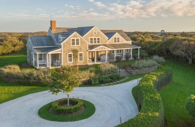 Stunning private estate property with a new 18′ x 36′ salt water pool