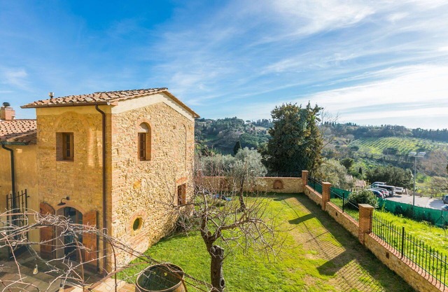 Stunning private villa for 3 guests with WIFI, A/C, patio, panoramic view and parking
