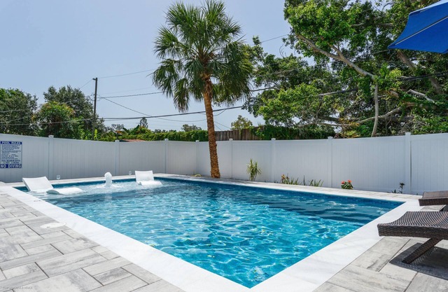 Stunning Private Pool Home | Lanai | Dog Friendly | 10 min to Siesta Key | Perfect Outdoor Living!