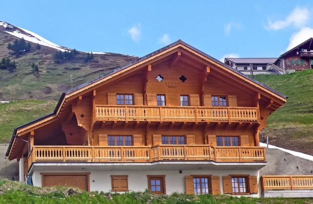 Stunning private villa for 10 guests with WIFI, TV and terrace