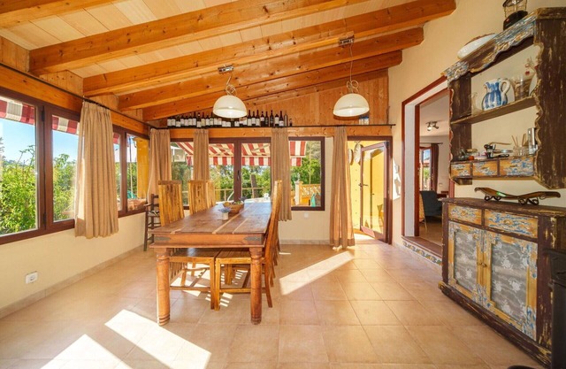 Stunning private villa with WIFI, A/C, private pool, TV, patio, panoramic view and parking
