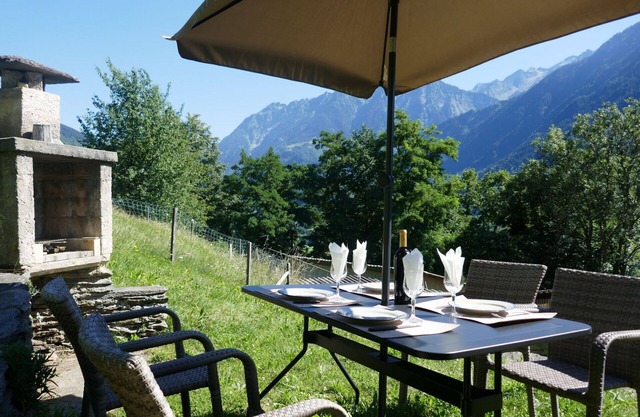 Stunning private villa for 6 people with WIFI, TV, pets allowed and parking