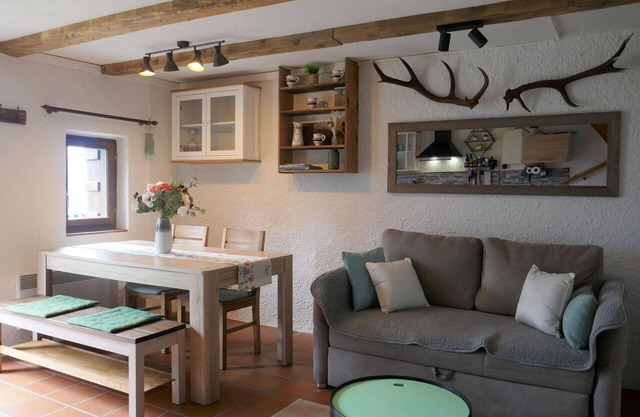 Stunning private villa for 4 people with WIFI, patio and parking