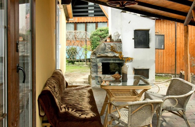 Stunning private villa for 5 people with WIFI, TV, terrace, pets allowed and parking