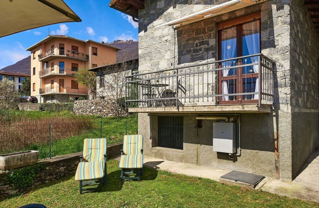 Stunning private villa for 4 people with WIFI, TV, patio, pets allowed and parking