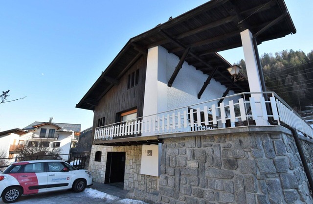 Stunning private villa for 8 guests with WIFI, TV, terrace, pets allowed and parking