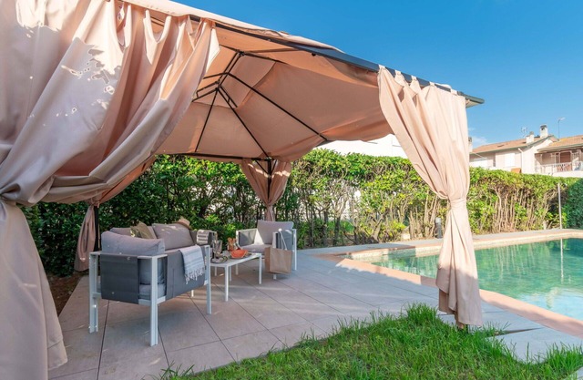 Stunning private villa for 15 guests with private pool, hot tub, WIFI, TV, patio and parking