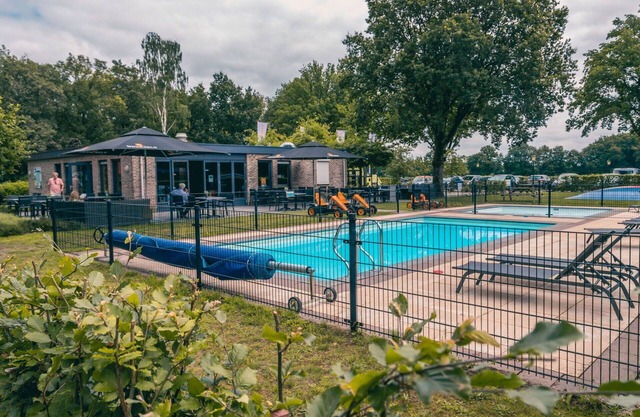 Stunning private villa for 4 people with pool, WIFI, TV, terrace and parking