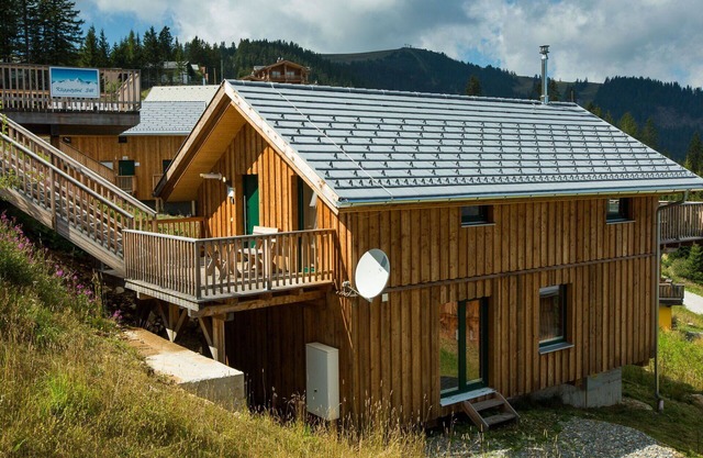 Stunning private villa for 8 guests with WIFI, TV, terrace and parking