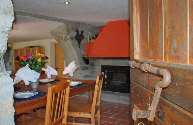 Stunning private villa for 5 people with WIFI, TV, patio, pets allowed, panoramic view and parking