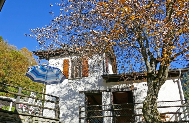Stunning private villa for 6 guests with TV, patio, pets allowed and parking